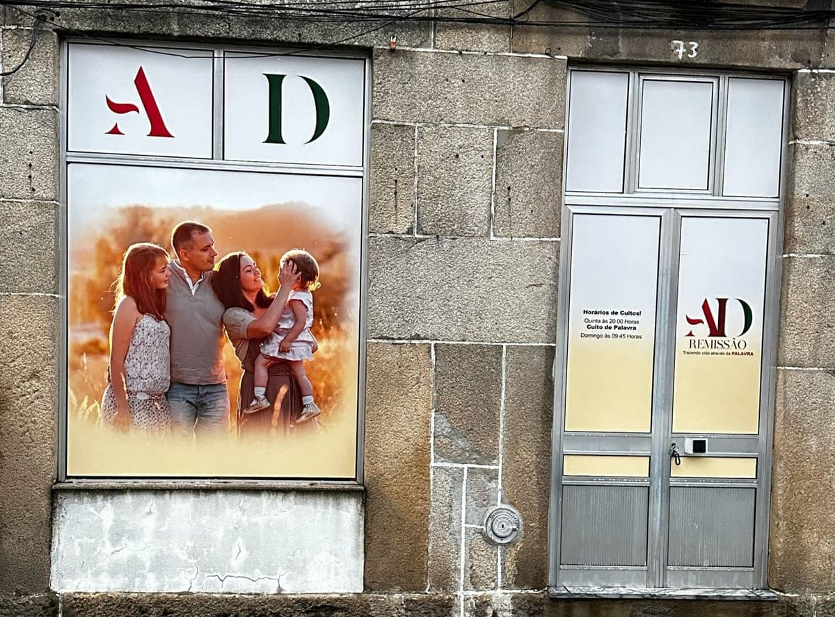 Fachada da congregação em Mangualde